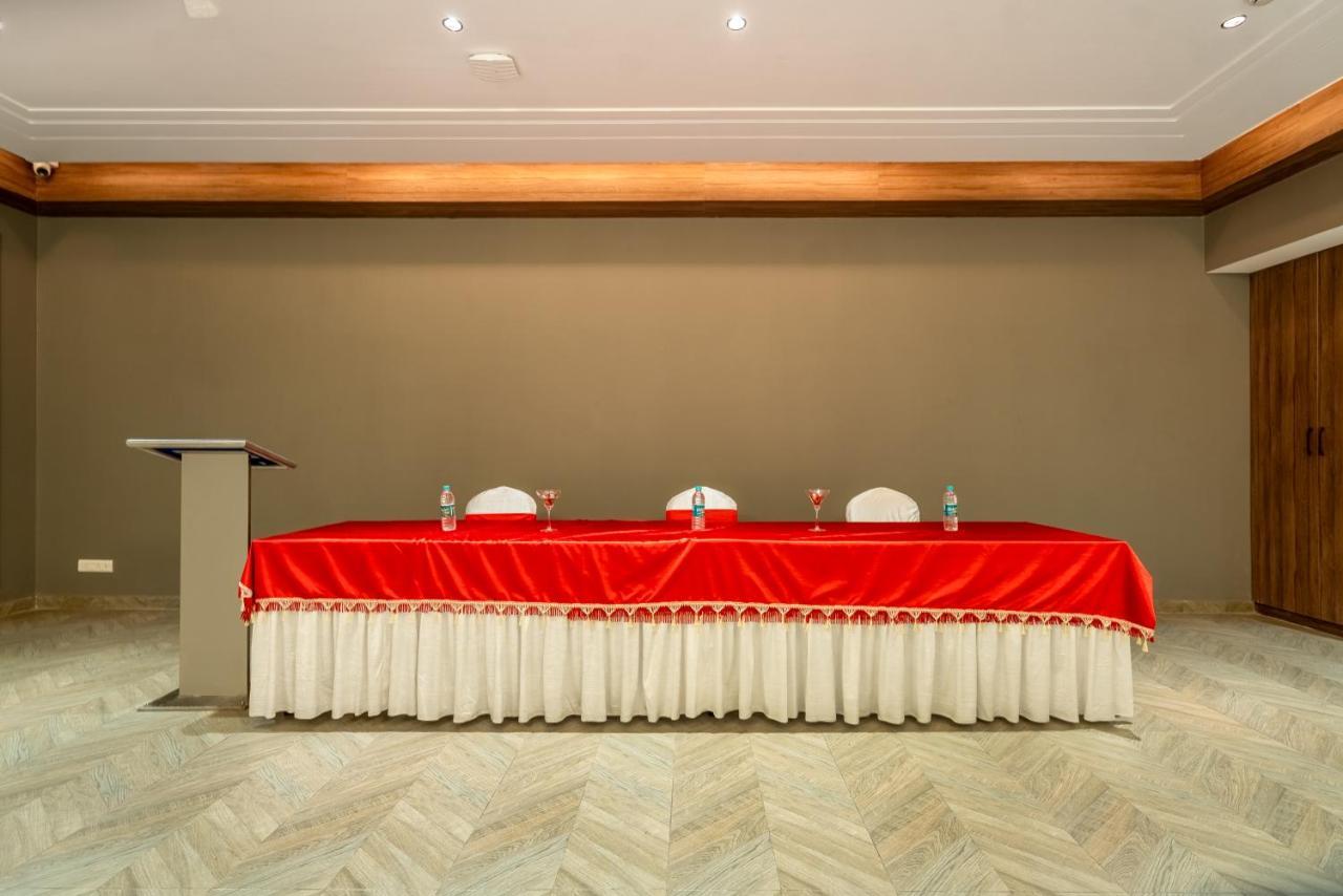Viera Elite - Jubilee Hills Hotel Hyderabad Bagian luar foto