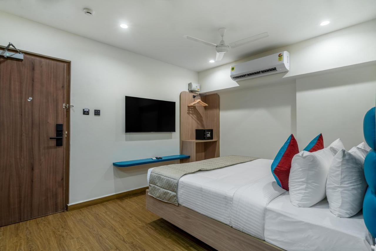 Viera Elite - Jubilee Hills Hotel Hyderabad Bagian luar foto